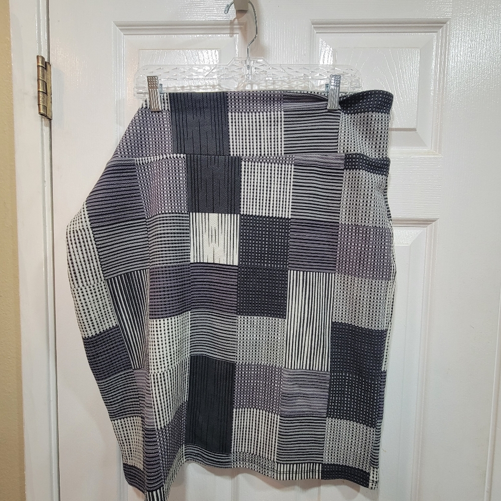 LuLaRoe Womens Black and White Geometric Pencil Skirt, Size 3xl